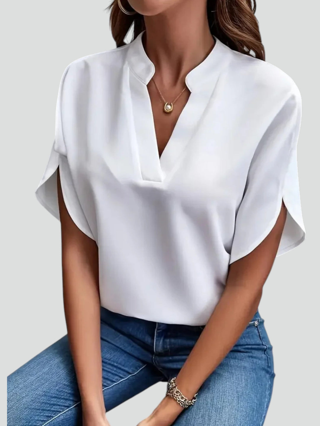 Concetta™ | Camicia Scollatura a V dal Taglio Morbido e Raffinato